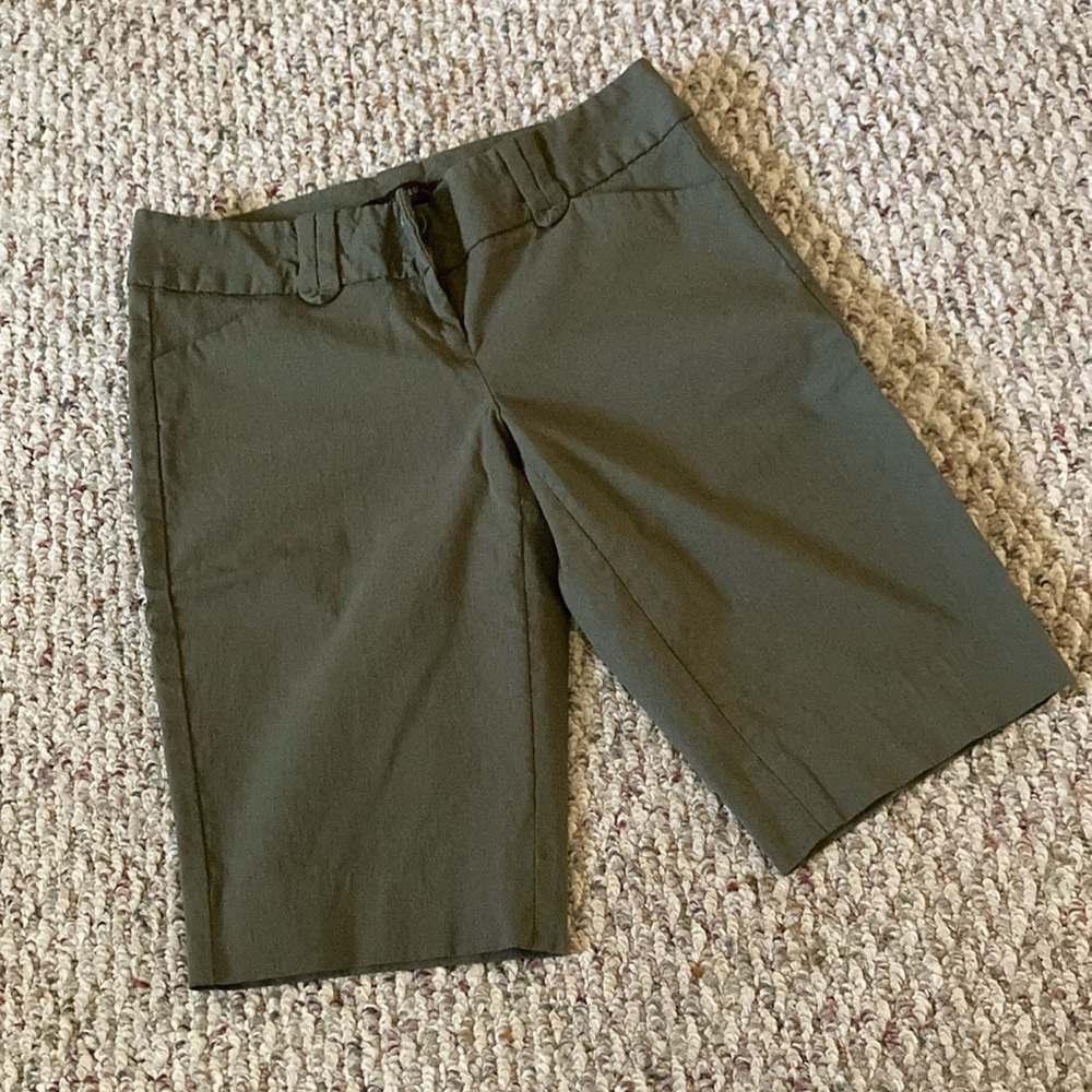 Lovely green Bermuda shorts